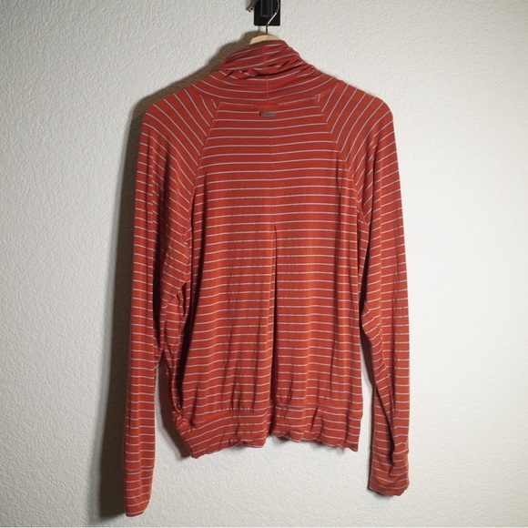Prana Women's Sol Protect Gingerbread Stripe Turtleneck size Medium - Picture 8 of 13